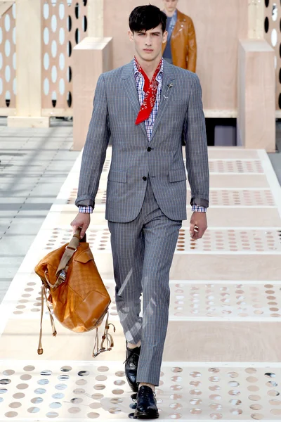 Look 1